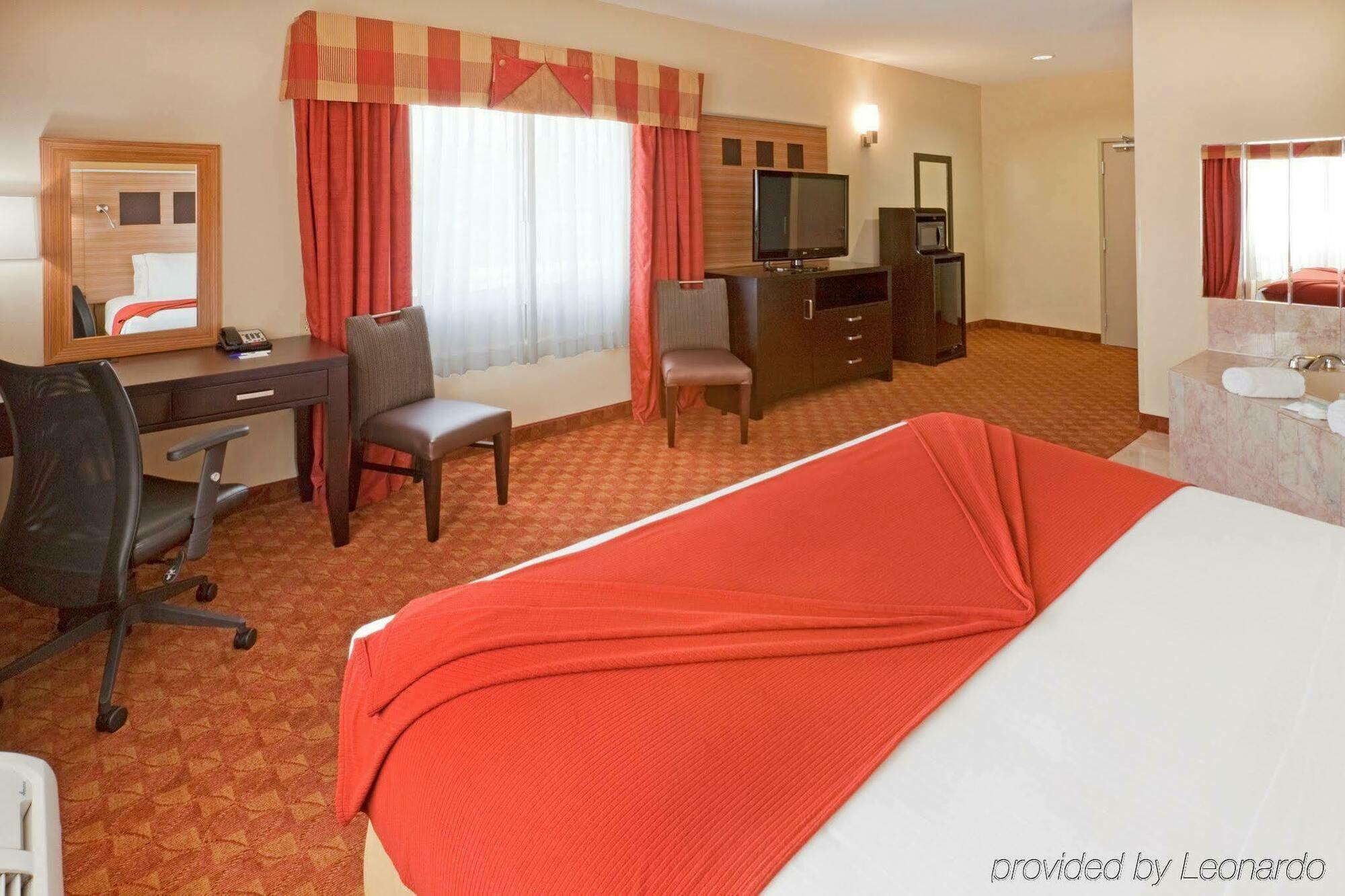 Holiday Inn Express Hotel & Suites Plano West - Frisco By Ihg Rom bilde